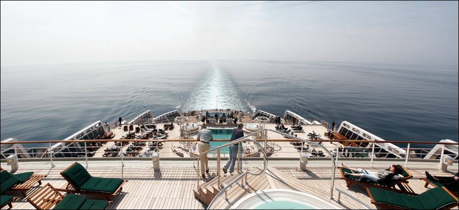 Aft decks on the QM2