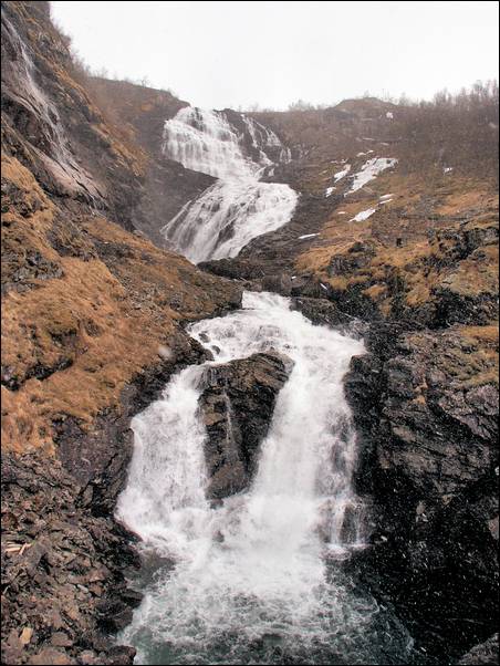Tvinne Waterfall